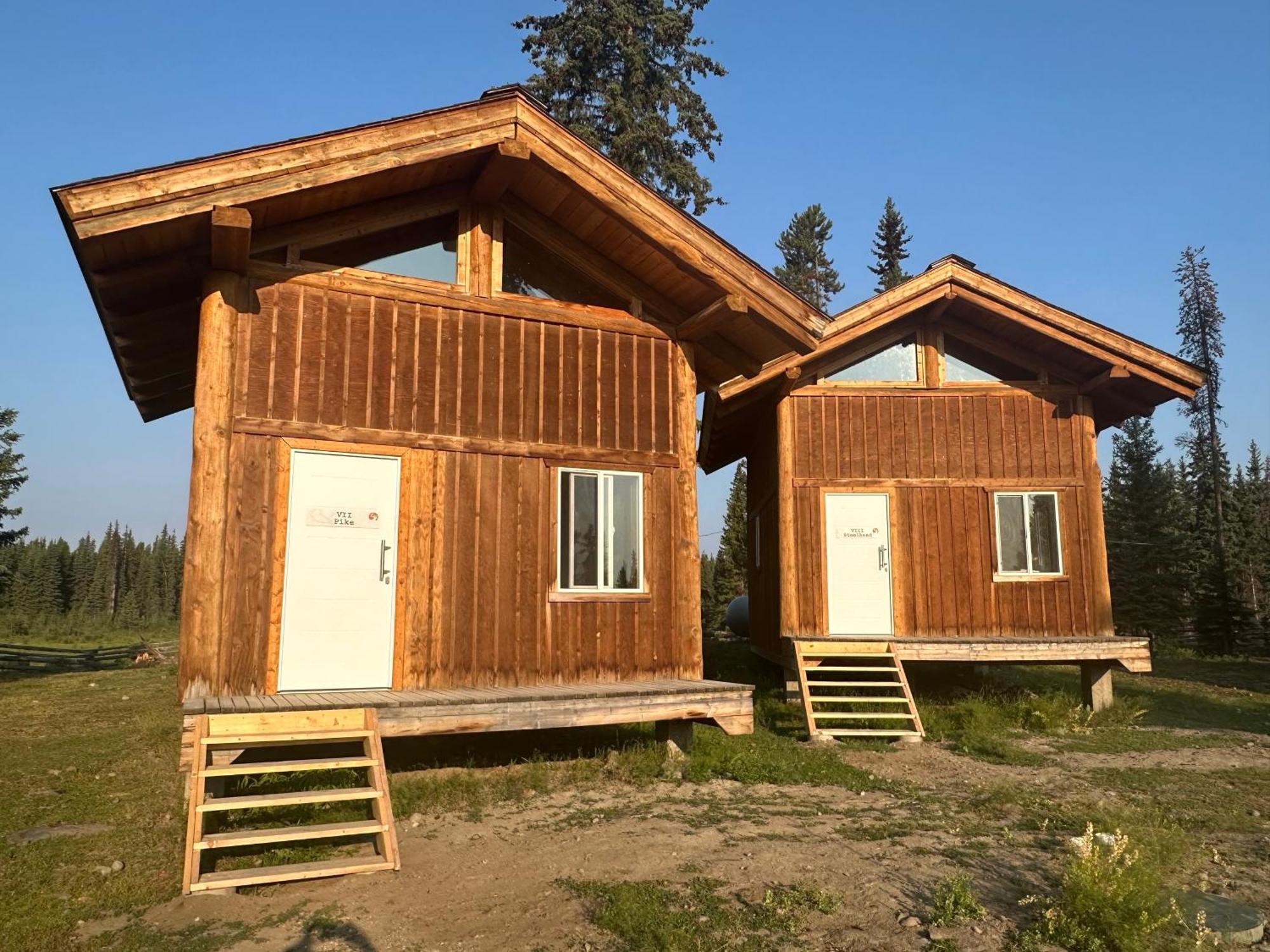 Red Cariboo Resort Anahim Lake Exterior photo